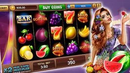 Pengguna memeriksa pembayaran mobile